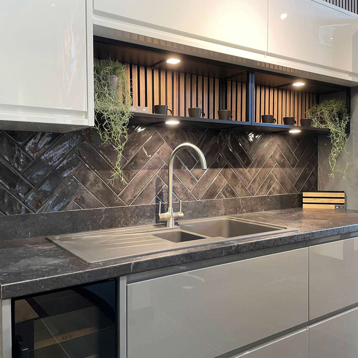 Black And White Kitchen Tiles