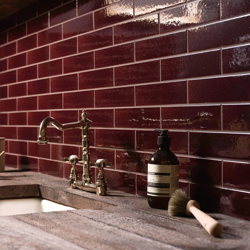 Image of What colours go with red or burgundy tiles?