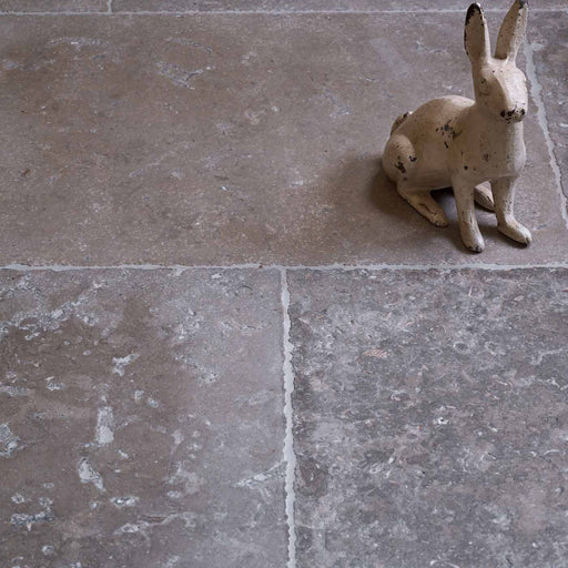 Agencourt Limestone Seasoned 60 x Random-Limestone tiles-Ca Pietra-tile.co.uk