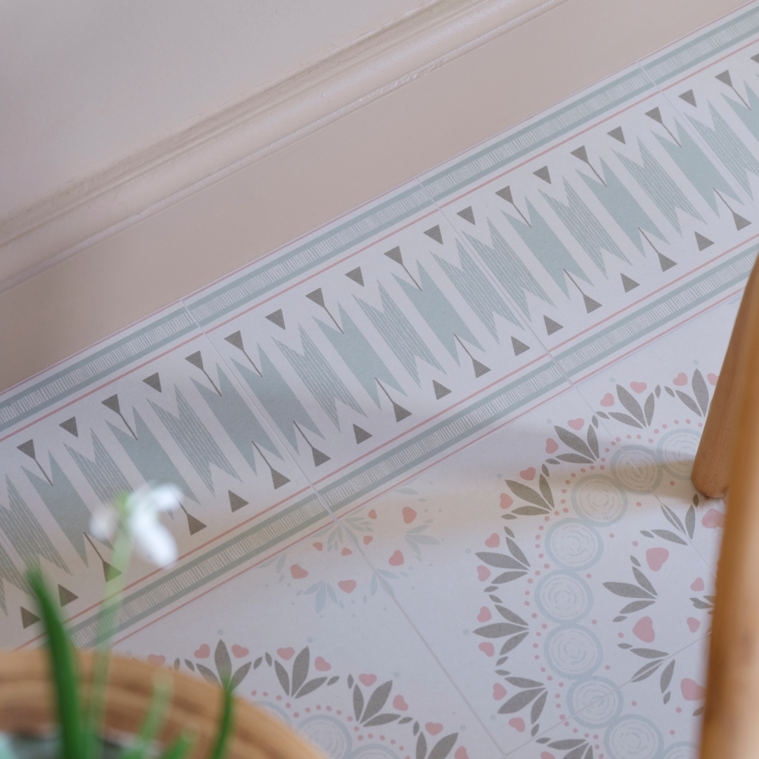 Image of Aventuras_Olive_Ziggy_Border_TIle