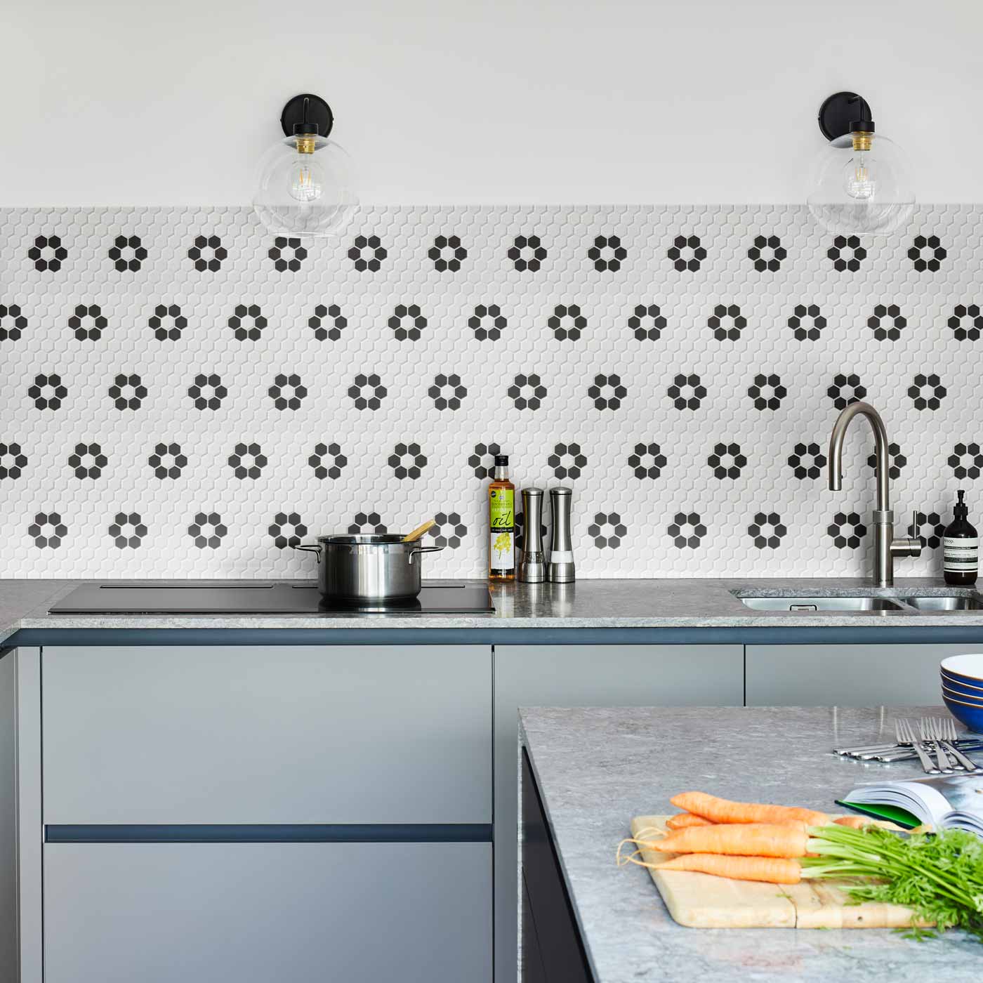 Image of Mono Hex Daisy Satin Mosaic 26x30cm-mosaic tile-Ca Pietra-tile.co.uk