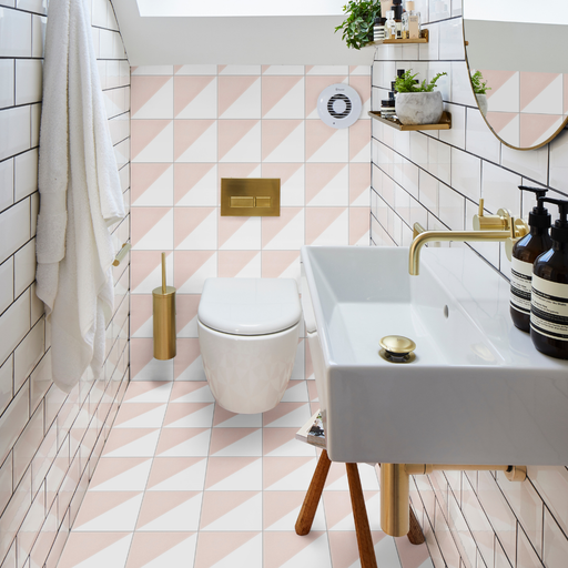 Parisian Cafe Tri Rosa